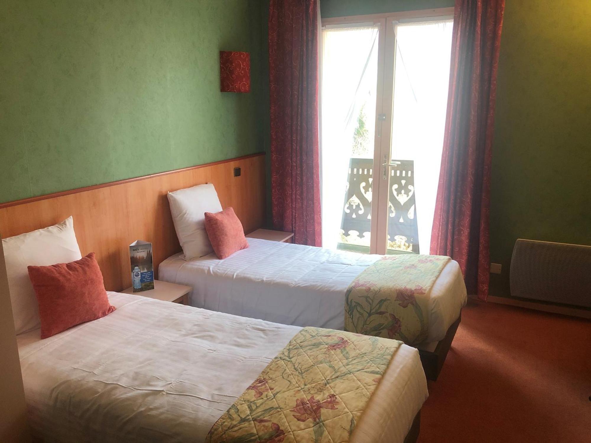 Brit Hotel Florimont Saint-Ferréol Buitenkant foto